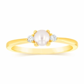 0.48 Carat Freshwater Pearl and Diamond Ring in 9ct Yellow Gold