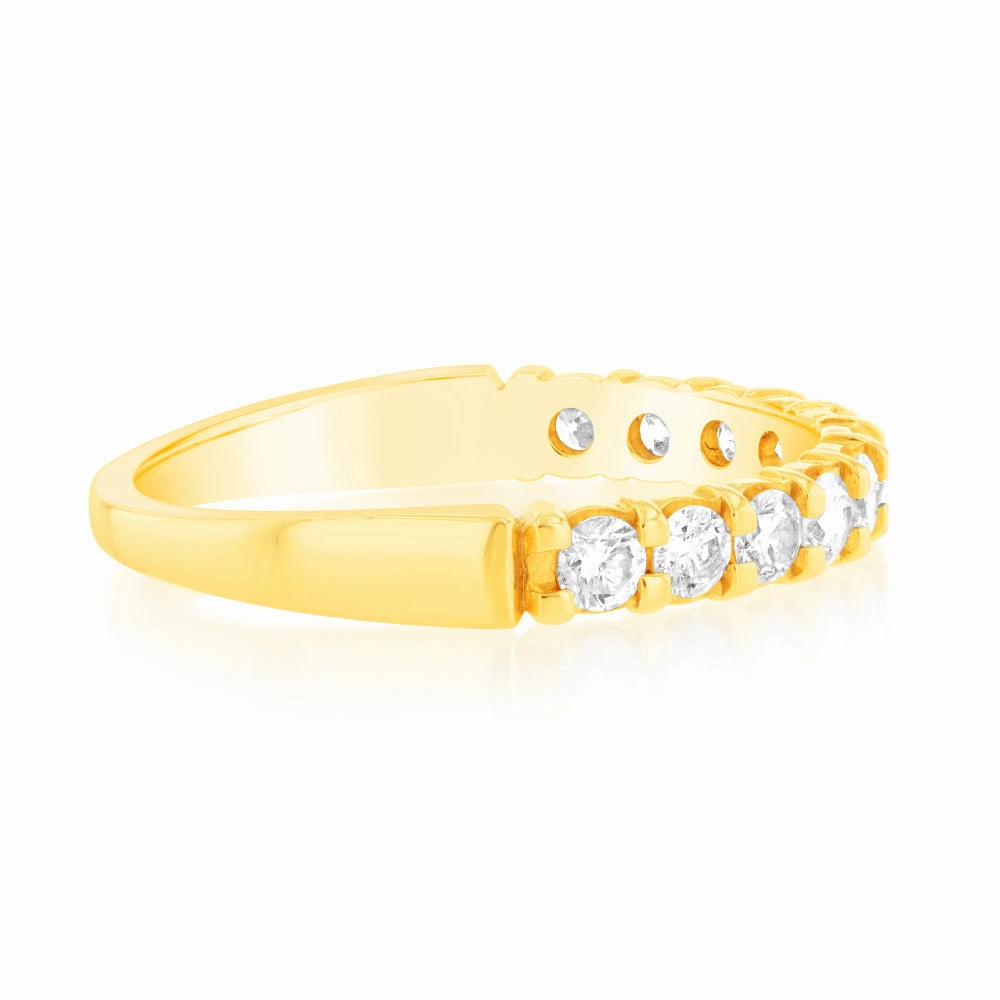 18ct Yellow Gold Ring With 1/2 Carats Of Diamonds Set with 11 Diamonds