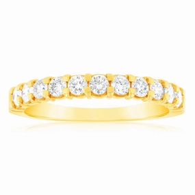18ct Yellow Gold Ring With 1/2 Carats Of Diamonds Set with 11 Diamonds