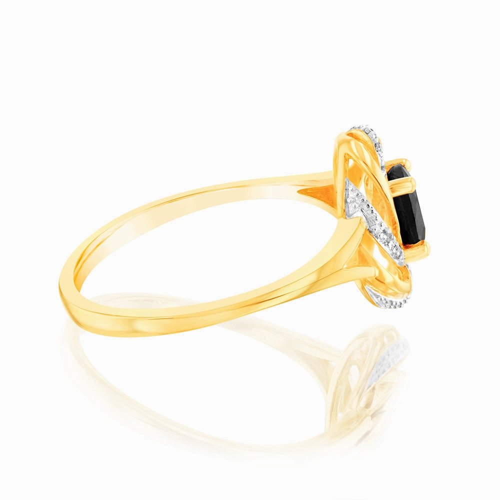 9ct Yellow Gold 0.65Ct Natural Sapphire Ring in 12 Diamonds
