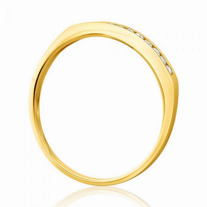 9ct Yellow Gold Diamond Ring Set with 10 Stunning Brilliant Diamonds