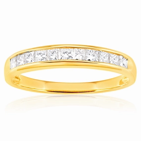 9ct Yellow Gold Diamond Ring Set With 11 Princess Cut Diamonds