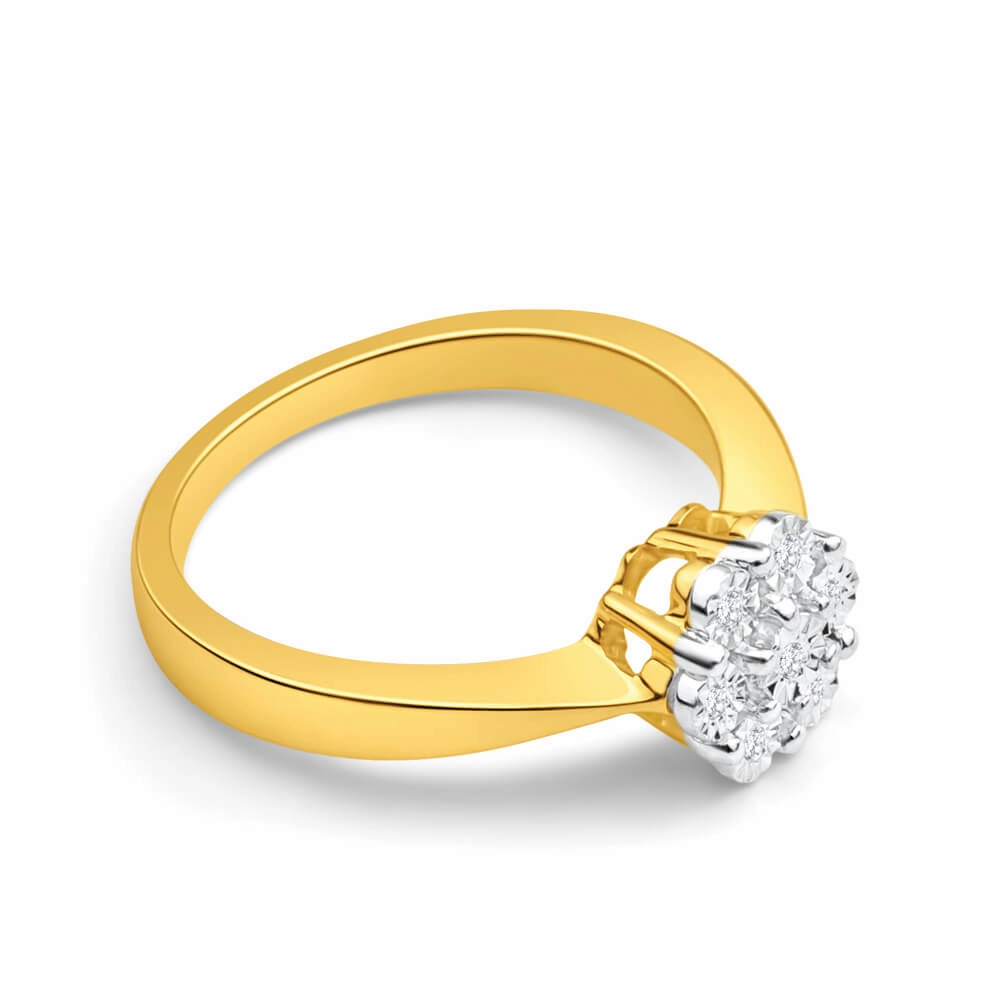 9ct Yellow Gold Diamond Ring Set With 7 Diamonds
