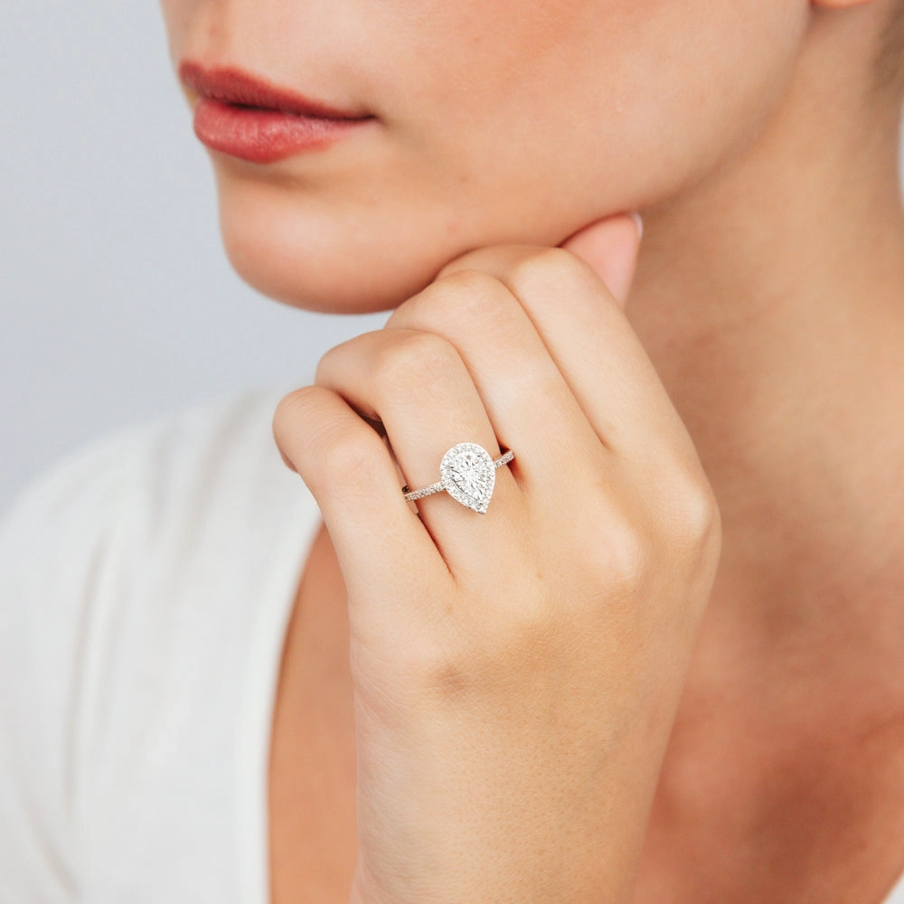 9ct Yellow Gold Pear Shaped Ring in 1/7 Carat Natural Diamonds