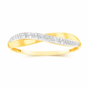 9ct Yellow Gold Ring with 14 Brilliant Cut Diamonds