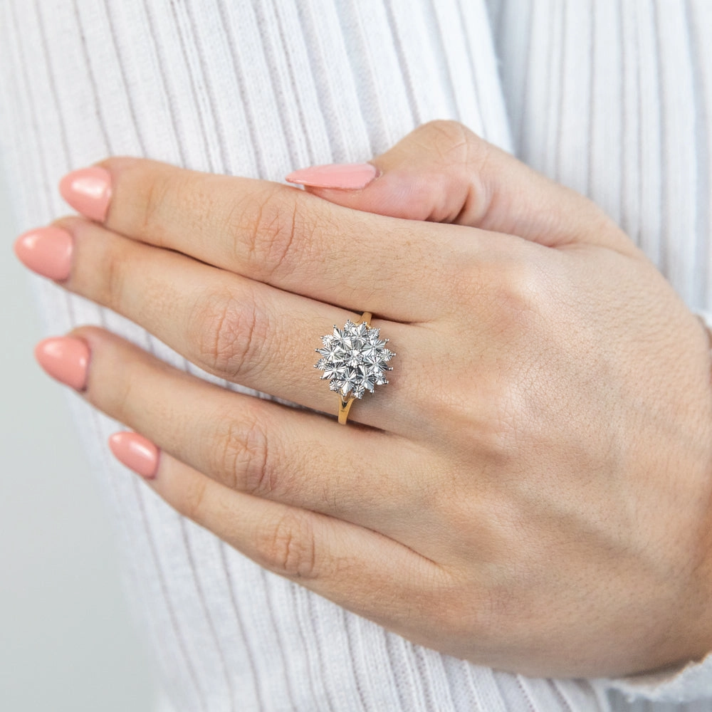 9ct Yellow Gold Ring With 19 Diamonds