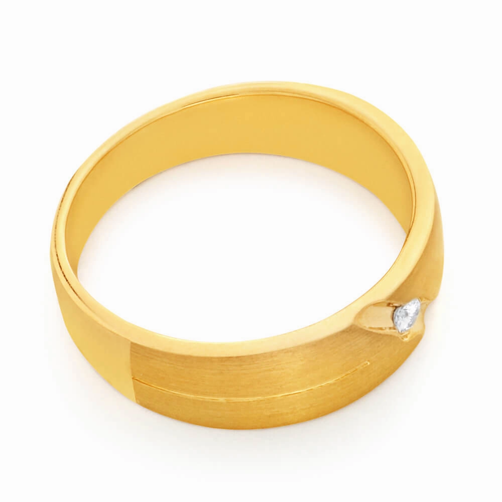 9ct Yellow Gold Round Brilliant Bezel Set Diamond Ring