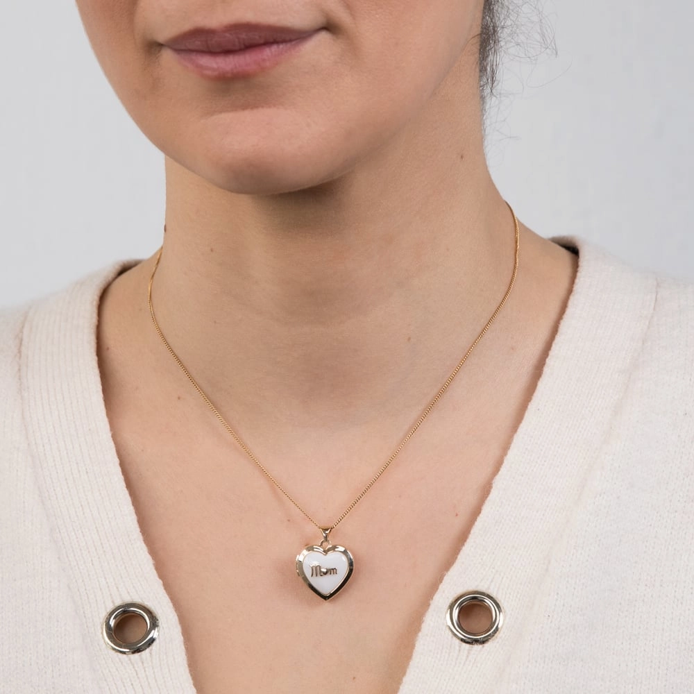 9ct Yellow Gold White Agate Mum Locket