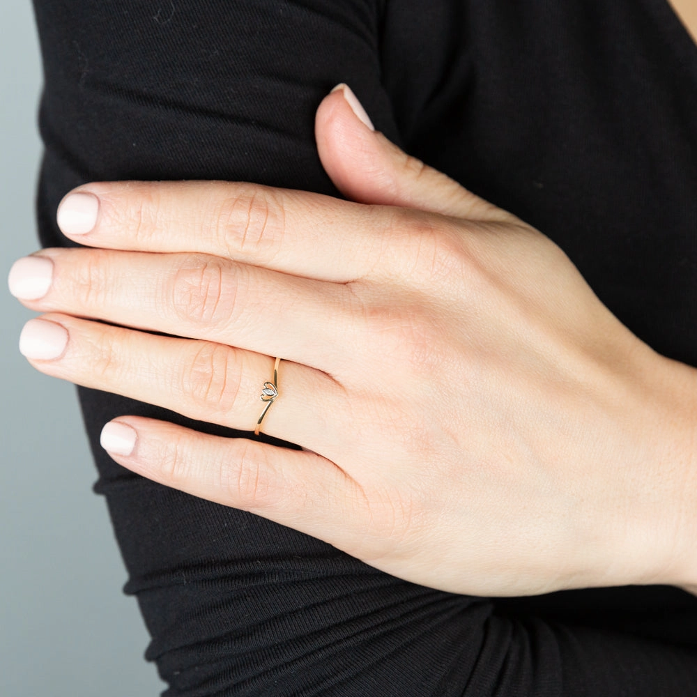 9ct Yellow Gold With 1 Brilliant Cut Diamond Ring