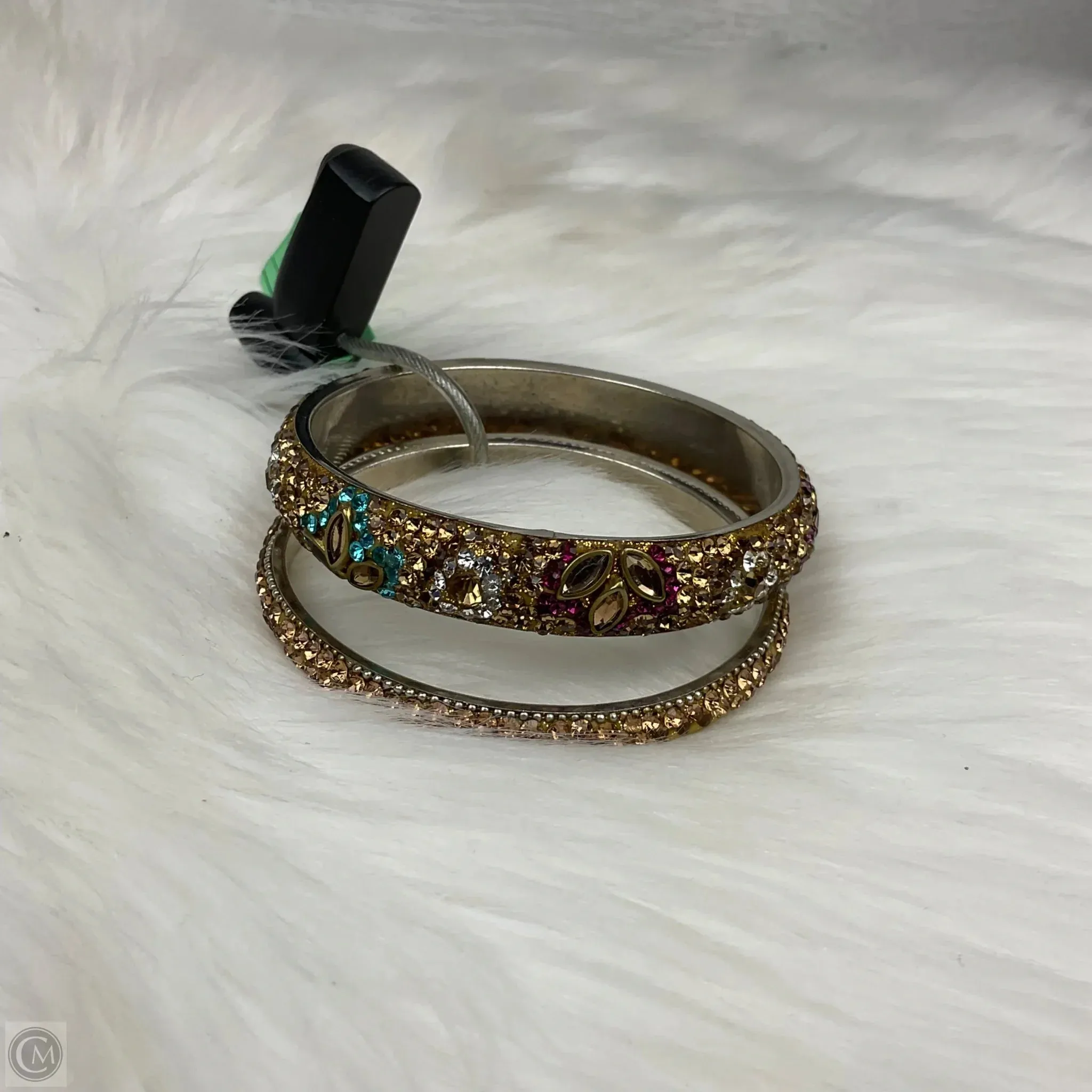Bracelet Bangle By Clothes Mentor, Size: 02 Piece Set