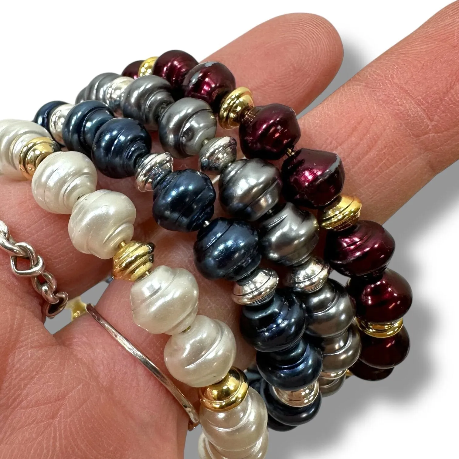 Bracelet Beaded By Clothes Mentor  Size: 04 Piece Set