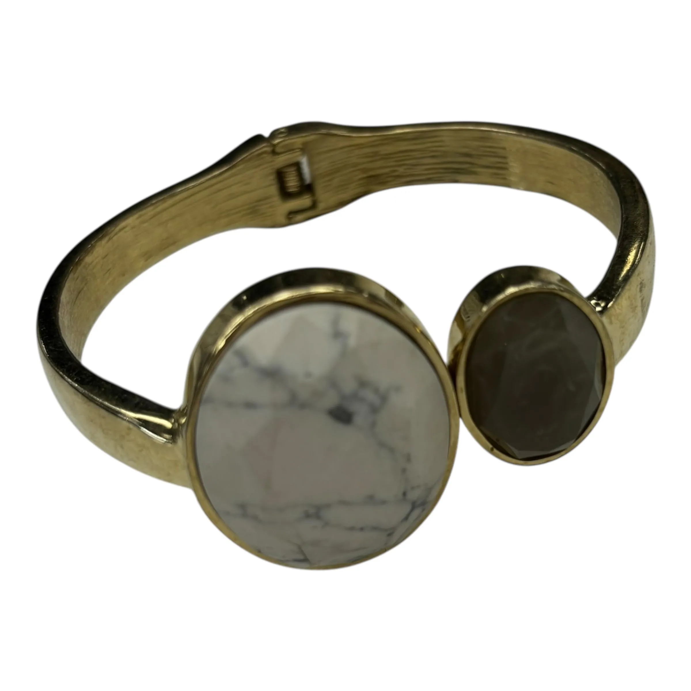 Bracelet Charm By Ann Taylor In Gold
