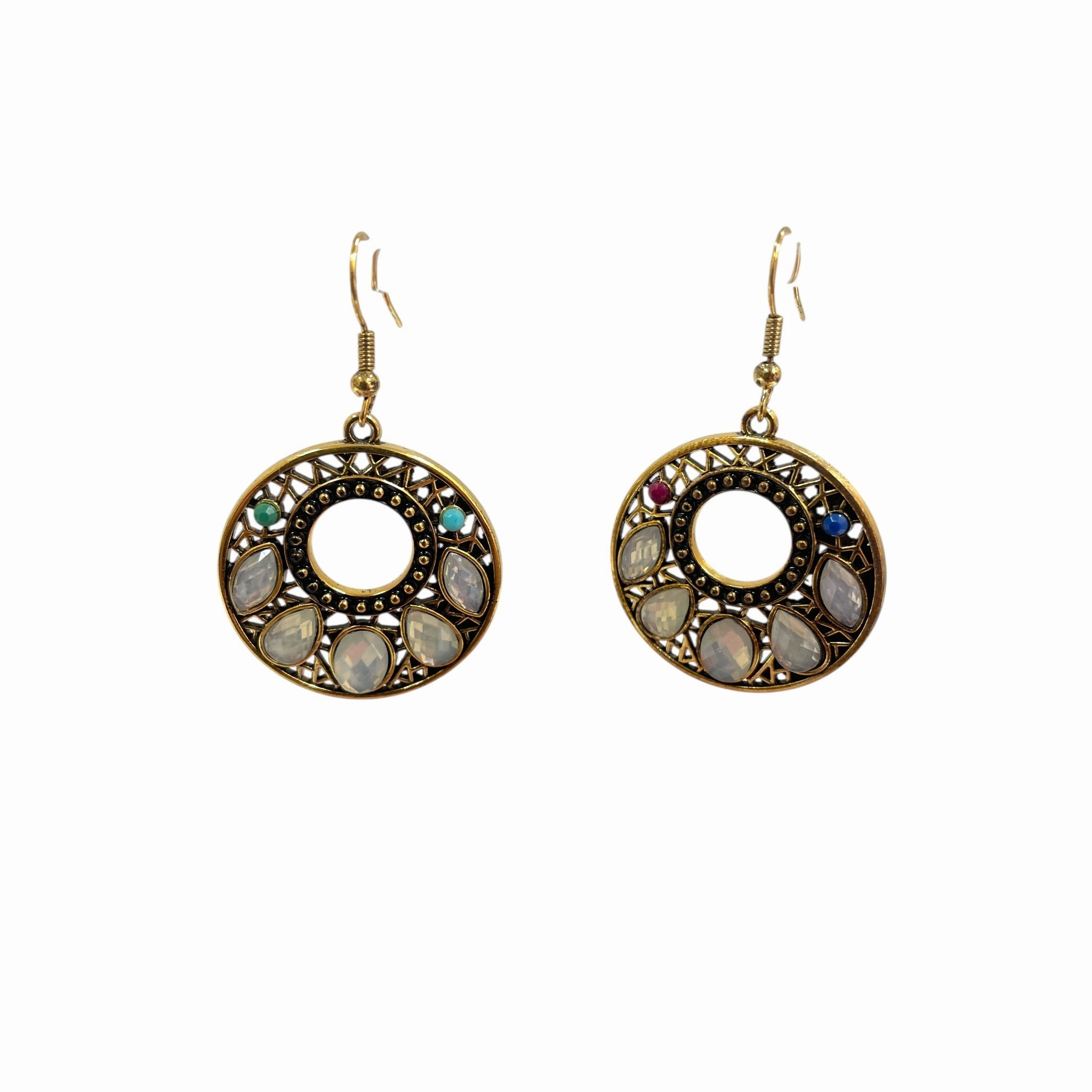 Earrings Dangle/Drop By Cme In Gold & White