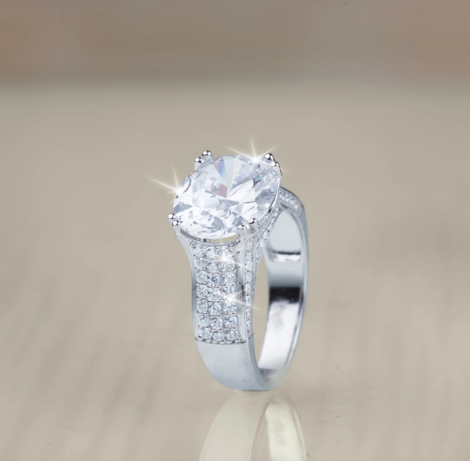 Geneva Ladies Rhodium Ring