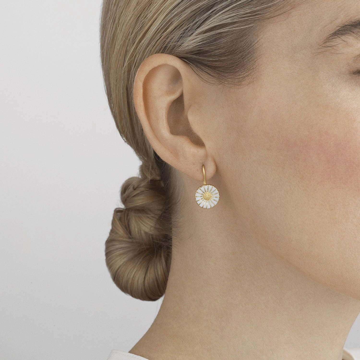 Gold Plated Silver Daisy Earhooks