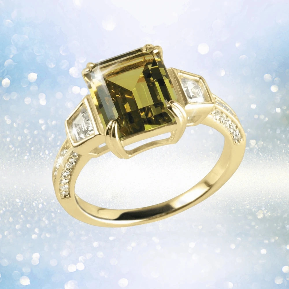 Lucia Ring