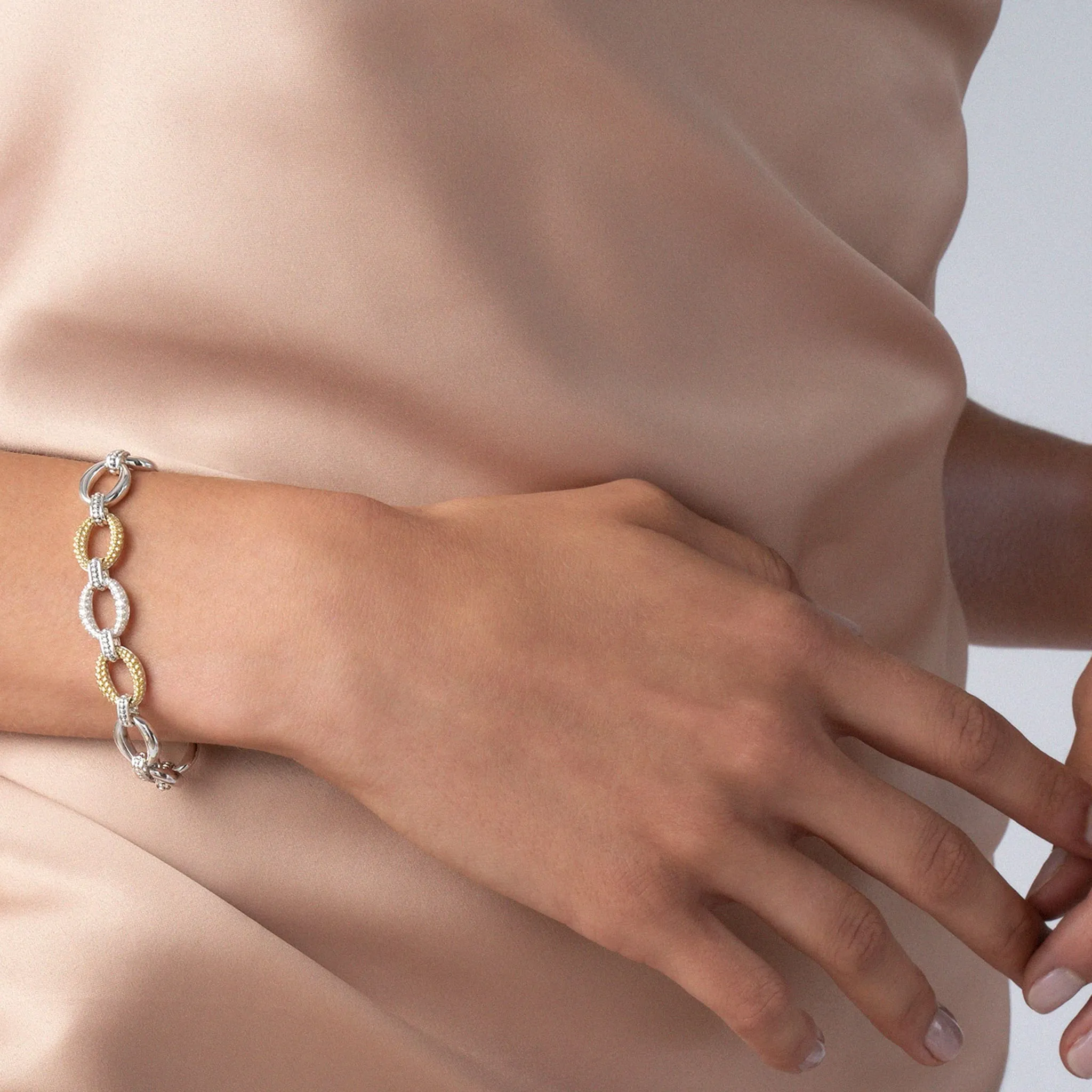 Single Station Diamond Link Bracelet (Size M)